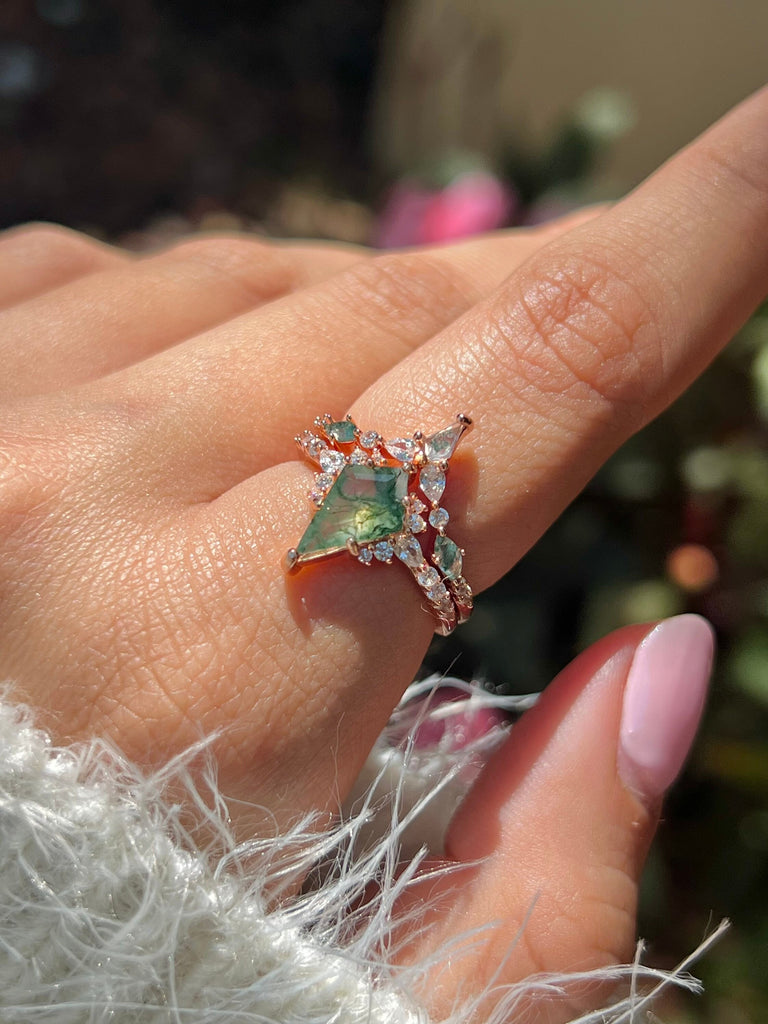 Green Moss Kite Ring Set