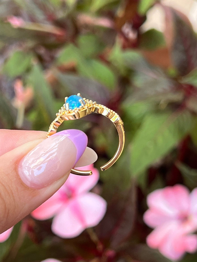 18K Gold Opal Ring,Blue opal Ring,Statement Ring,Stacking Ring,Vintage Ring,Promise Ring,Anniversary Gift,Rings for Her