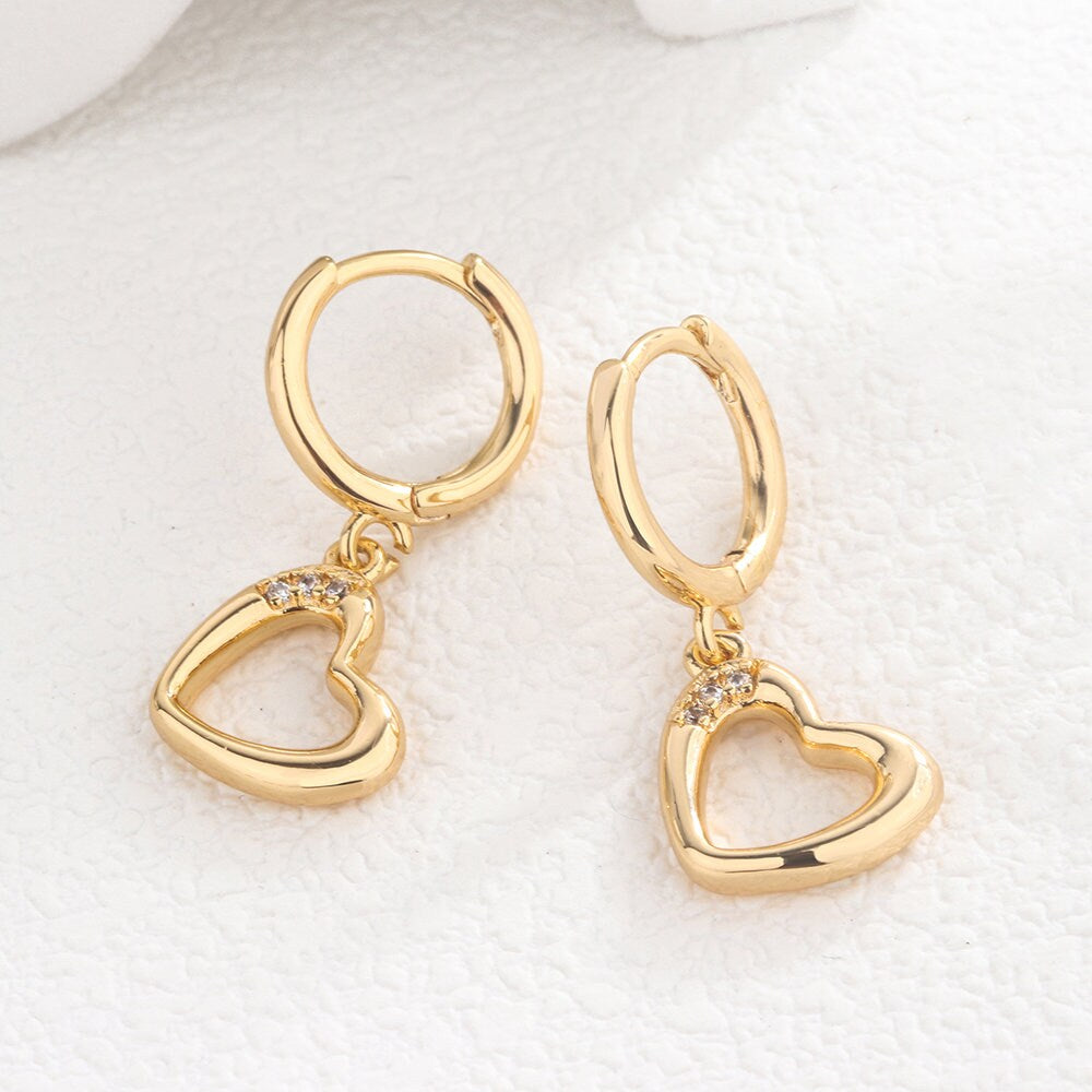 18K Gold Heart Huggie Hoop Earrings,Gold Heart Earrings,Dainty Heart Hoops,Heart Jewelry,Minimalist Earrings,Gift for Her