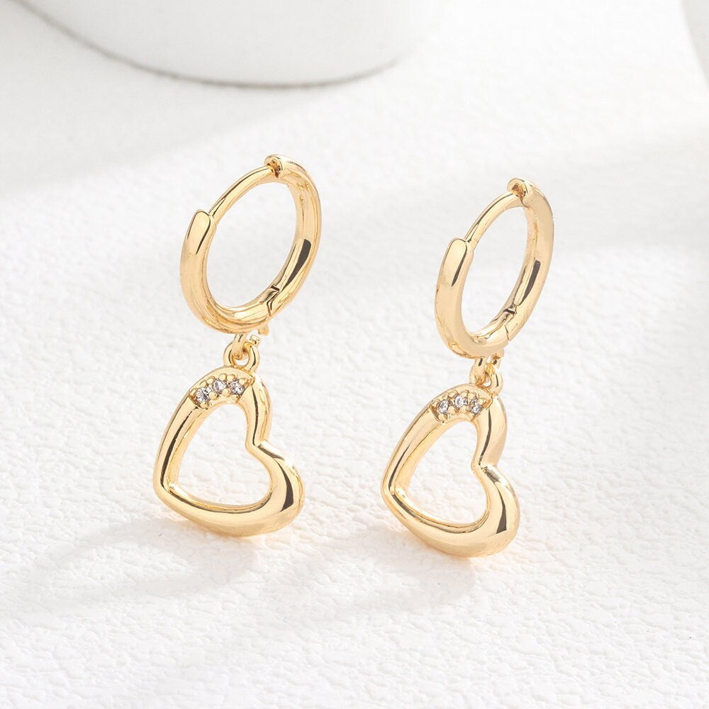 18K Gold Heart Huggie Hoop Earrings,Gold Heart Earrings,Dainty Heart Hoops,Heart Jewelry,Minimalist Earrings,Gift for Her