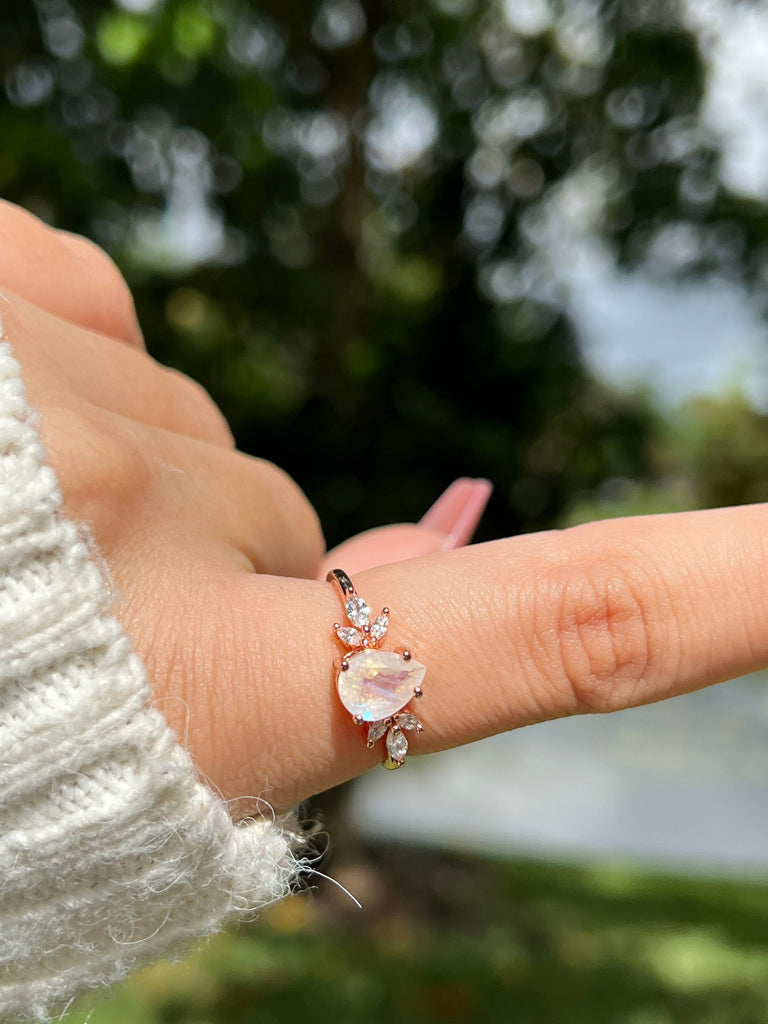 Moonstone Ring,Statement Ring,Promise Ring,Engagement Ring,Wedding Ring,June Birthstone,Sterling Silver Ring,Rainbow Moonstone,Gift for Her