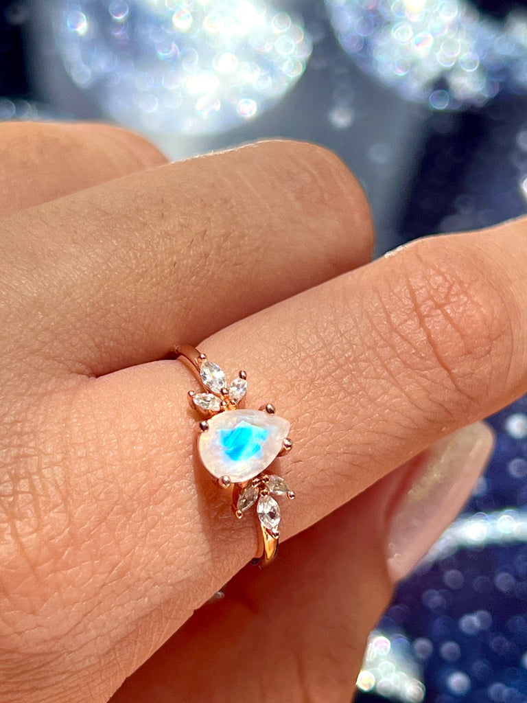Moonstone Ring,Statement Ring,Promise Ring,Engagement Ring,Wedding Ring,June Birthstone,Sterling Silver Ring,Rainbow Moonstone,Gift for Her