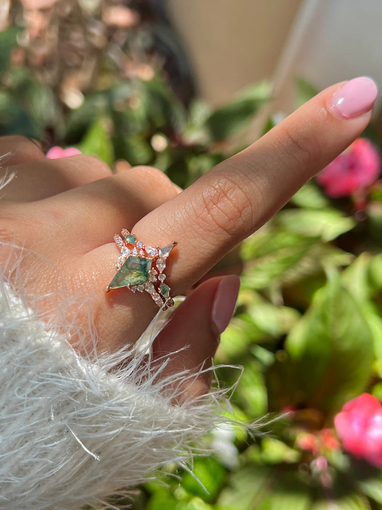 Green Moss Kite Ring Set