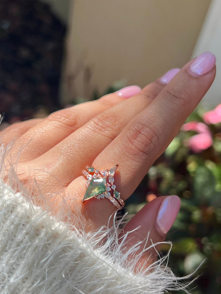 Green Moss Kite Ring Set